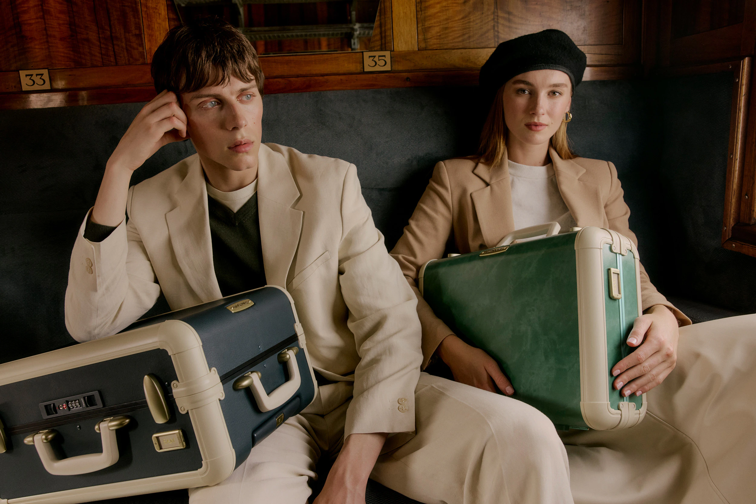 The Collective Force - Samsonite Streamlite