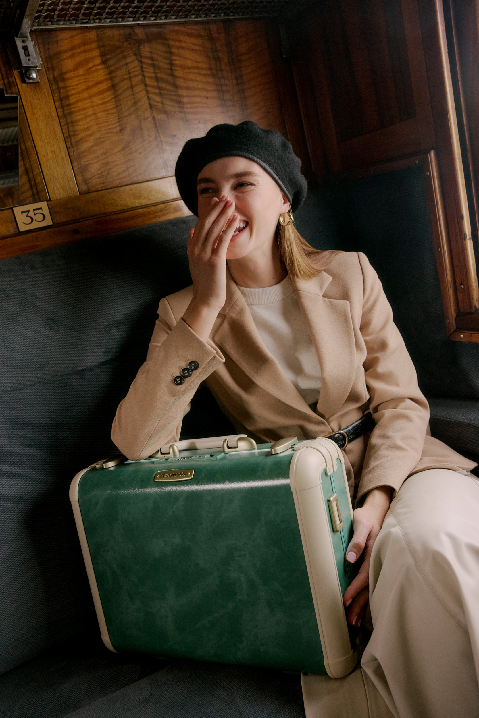 The Collective Force - Samsonite Streamlite