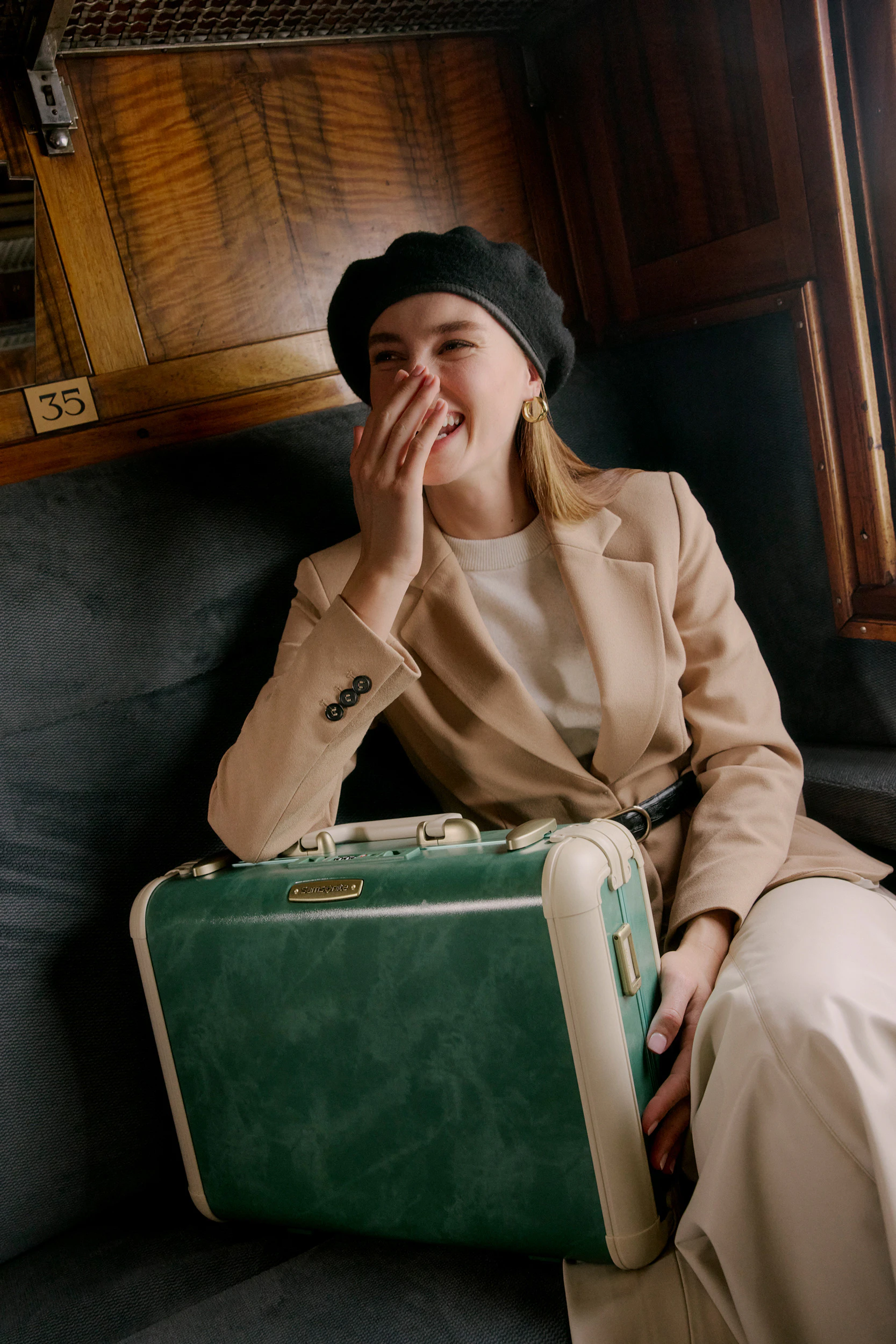 The Collective Force - Samsonite Streamlite